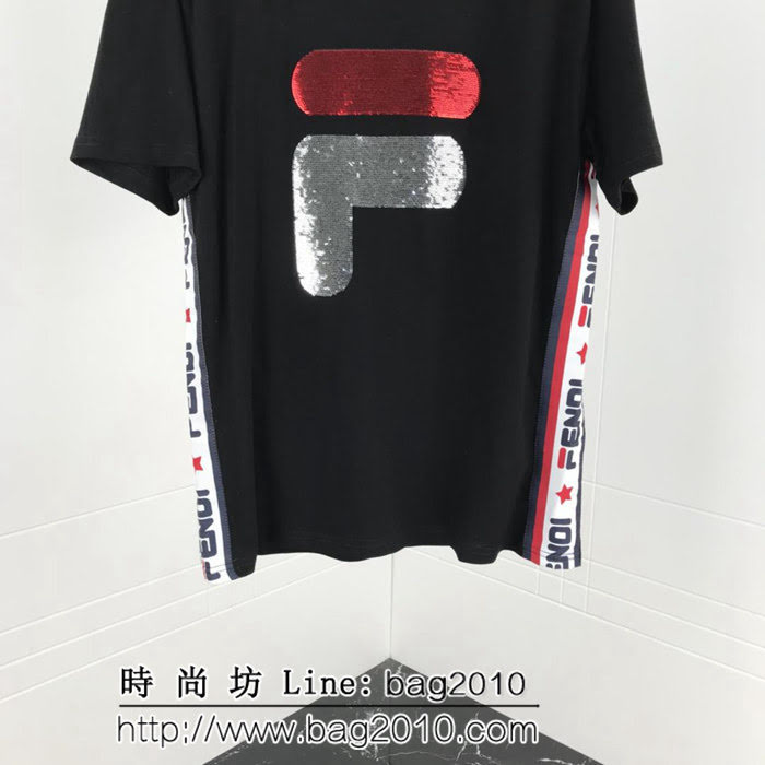 FENDI芬迪 x FLE19早春聯名款 亮片織帶字母 男款黑色短袖 ydi2536